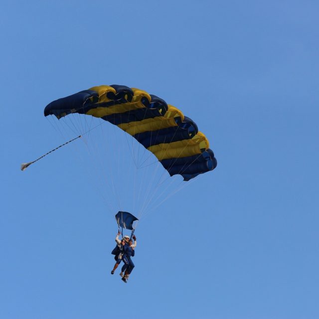 Niki’s charity tandem skydive for headway